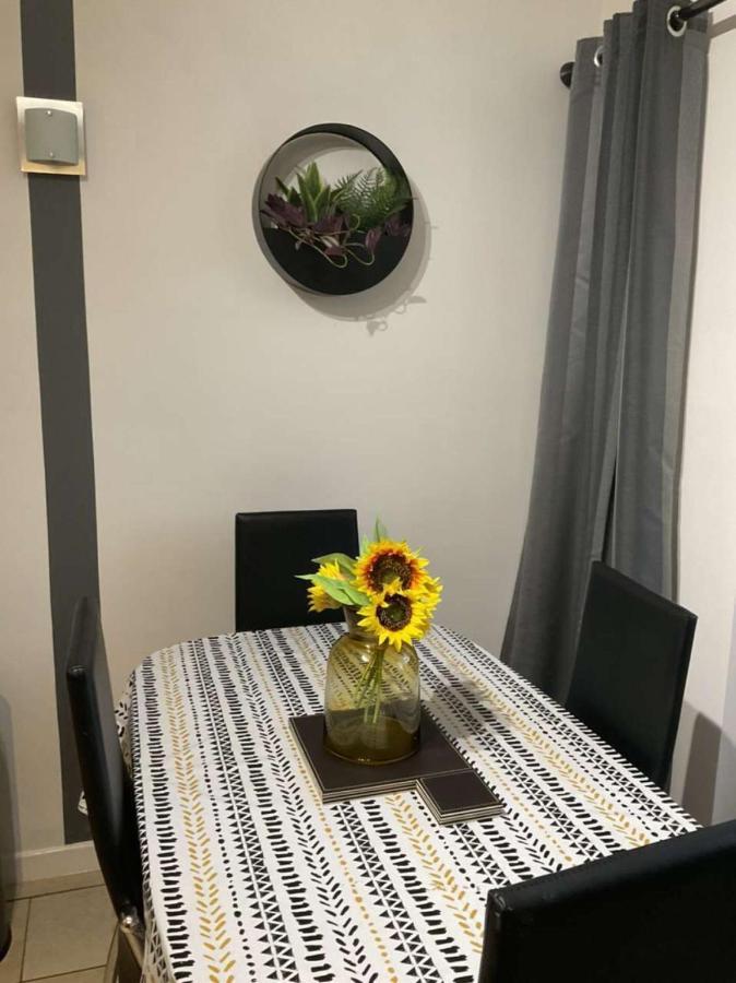 Seaview Apartment พอร์ตสจ๊วต ภายนอก รูปภาพ